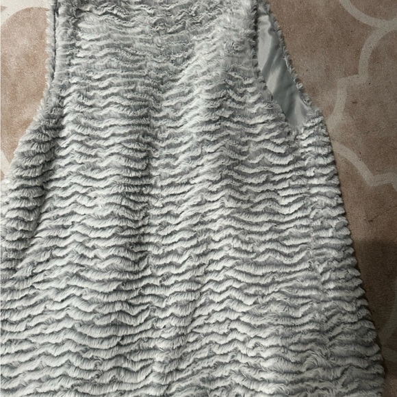 WOMENs Betsey Johnson Gray Faux Fur vest - Picture 5 of 6